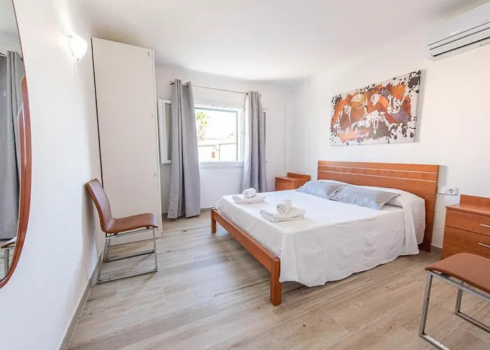 A Perfect Location For Holidays With Ac And Private Pool *