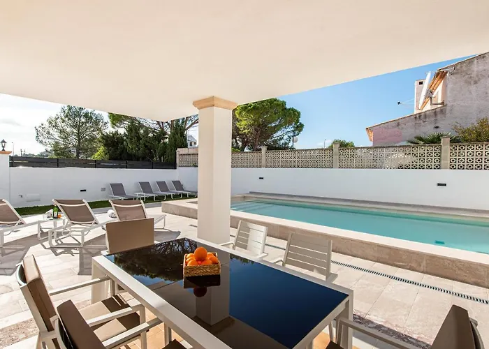 A Perfect Location For Holidays With Ac And Private Pool