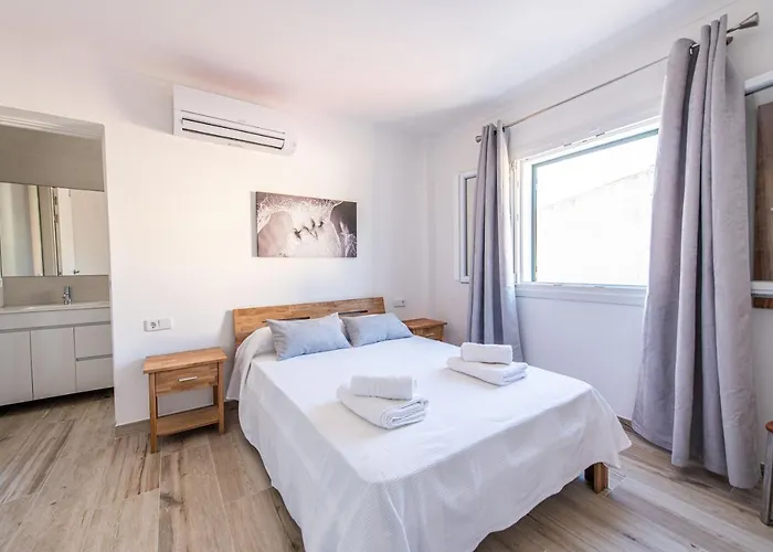 A Perfect Location For Holidays With Ac And Private Pool